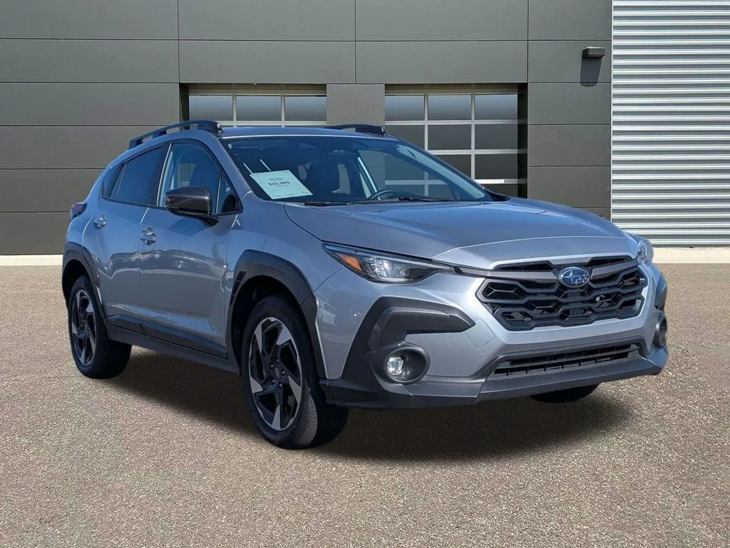 Used 2025 Ice Silver Metallic Subaru Limited image 3