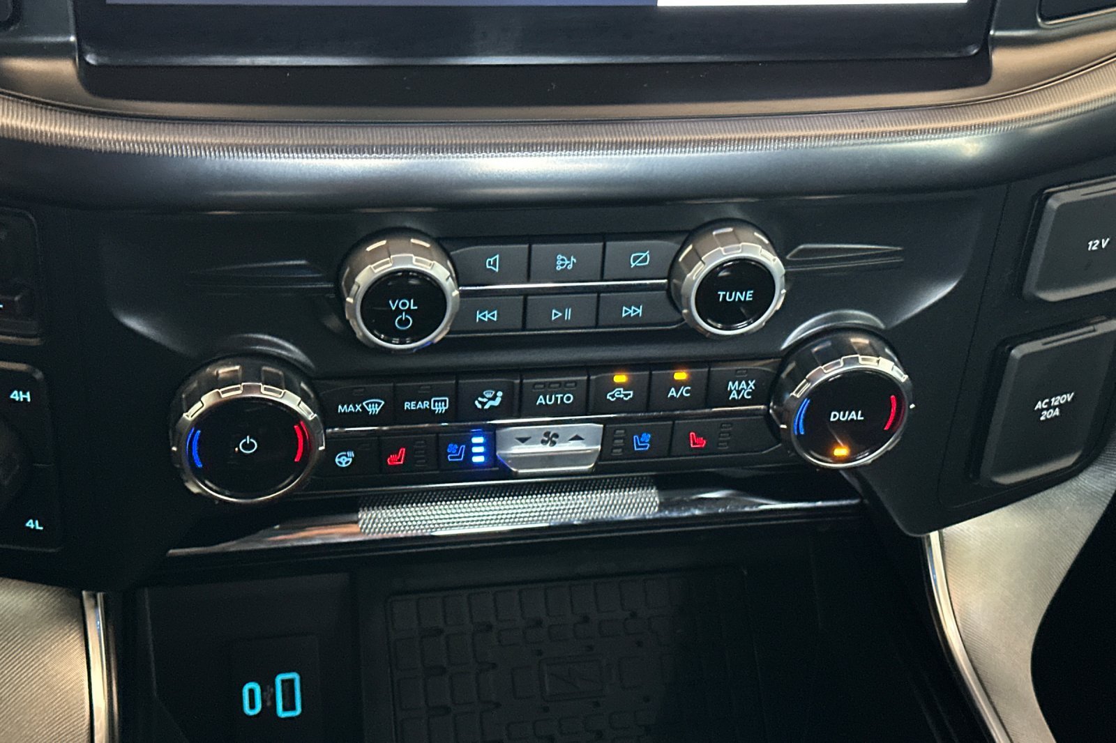Used 2024 Gray Ford Platinum image 21