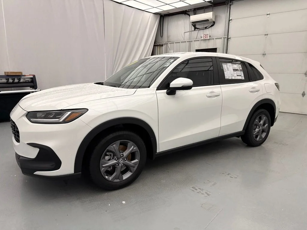 New 2027 Platinum White Pearl Honda LX image 3