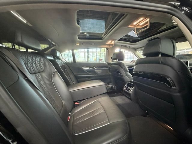 Used 2022 Black BMW 740i xDrive image 10