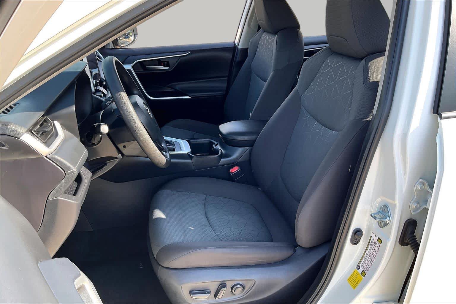 Used 2025 Ice Cap Toyota XLE image 8