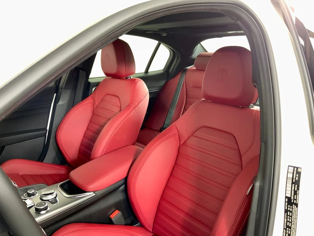 2026 Alfa Romeo Giulia Base - Photo 21