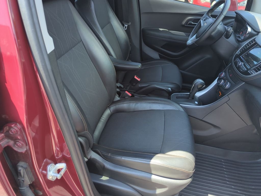 Used 2018 Red Chevrolet LT image 35