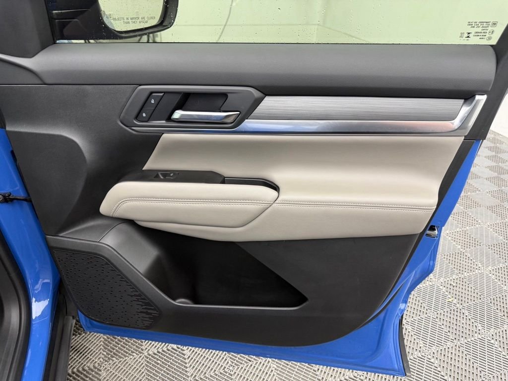 Used 2025 Metallic GMC Elevation image 29