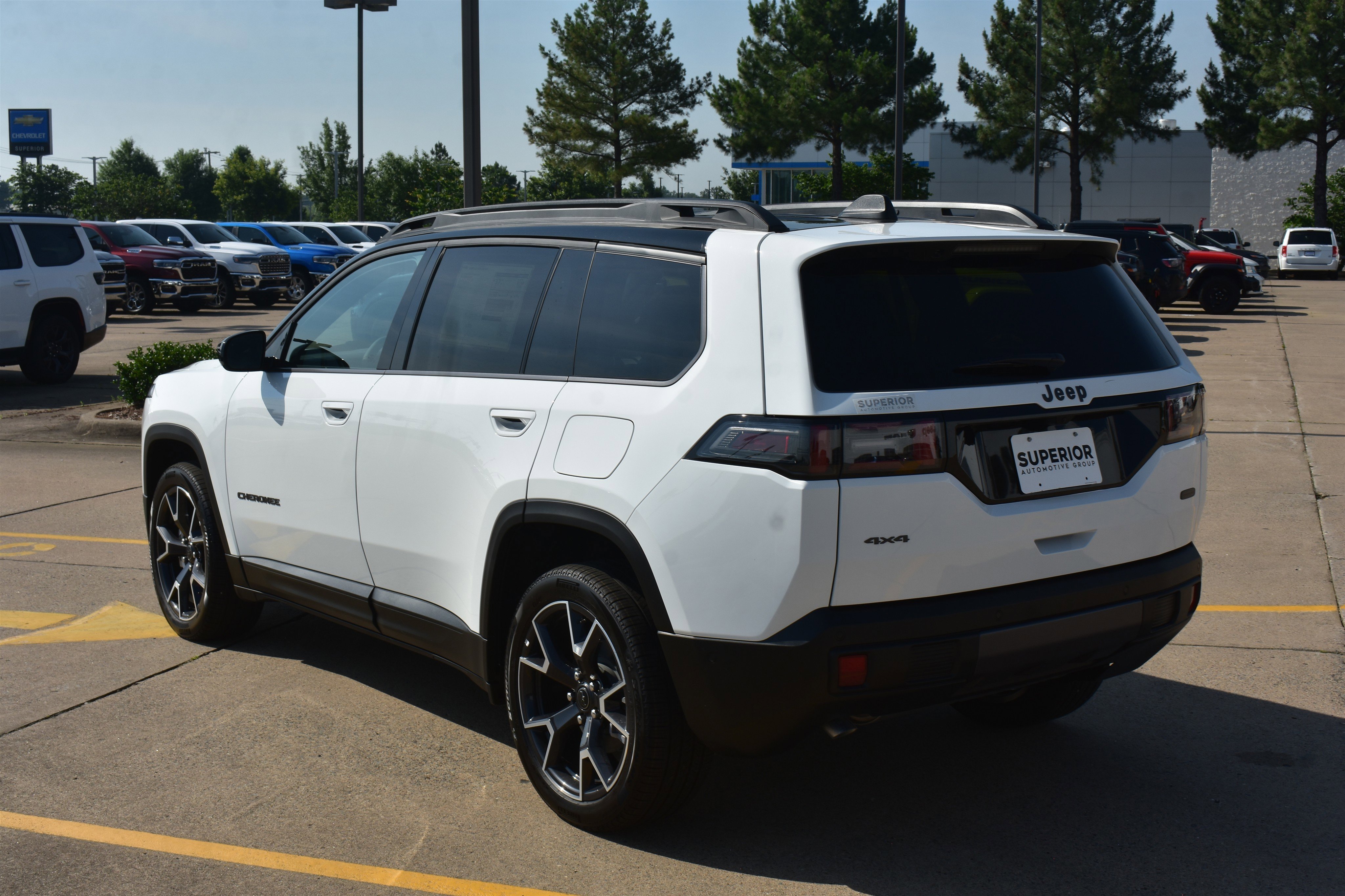 New 2026 Bright White Clear-Coat Exterior Paint Jeep Overland image 9