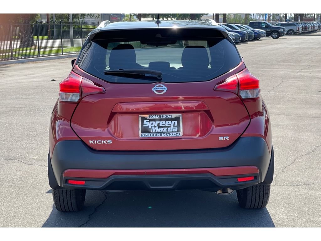 Used 2018 Cayenne Red/Super Black Nissan SR image 5