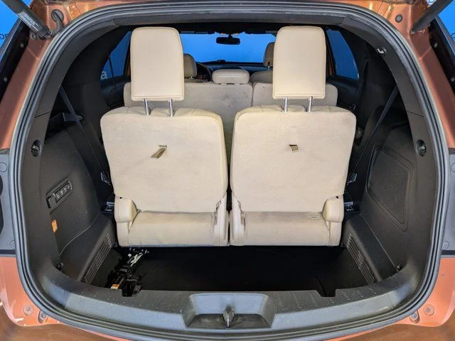 Used 2017  Ford Limited image 18