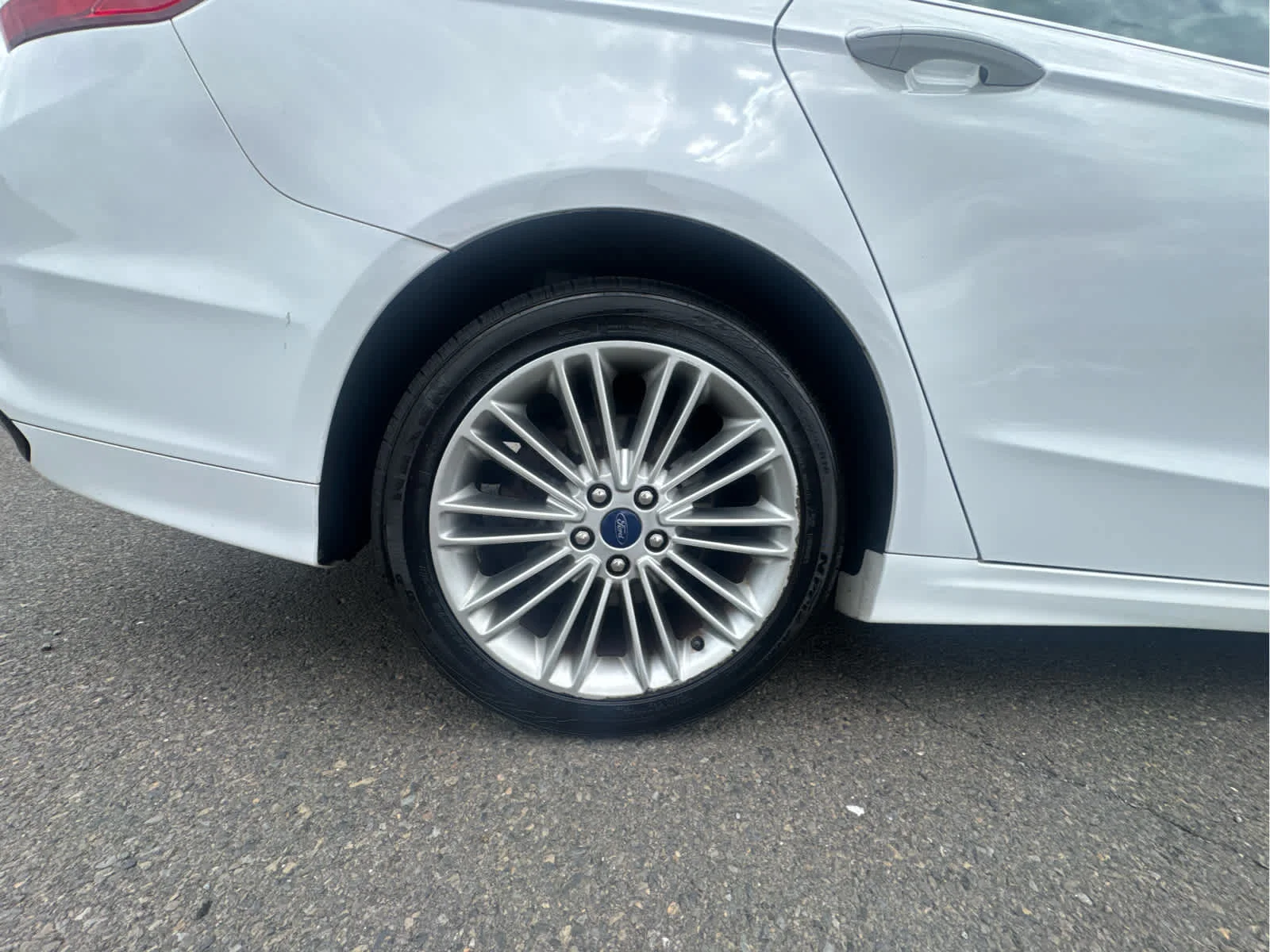 Used 2014 Oxford White Ford SE image 31