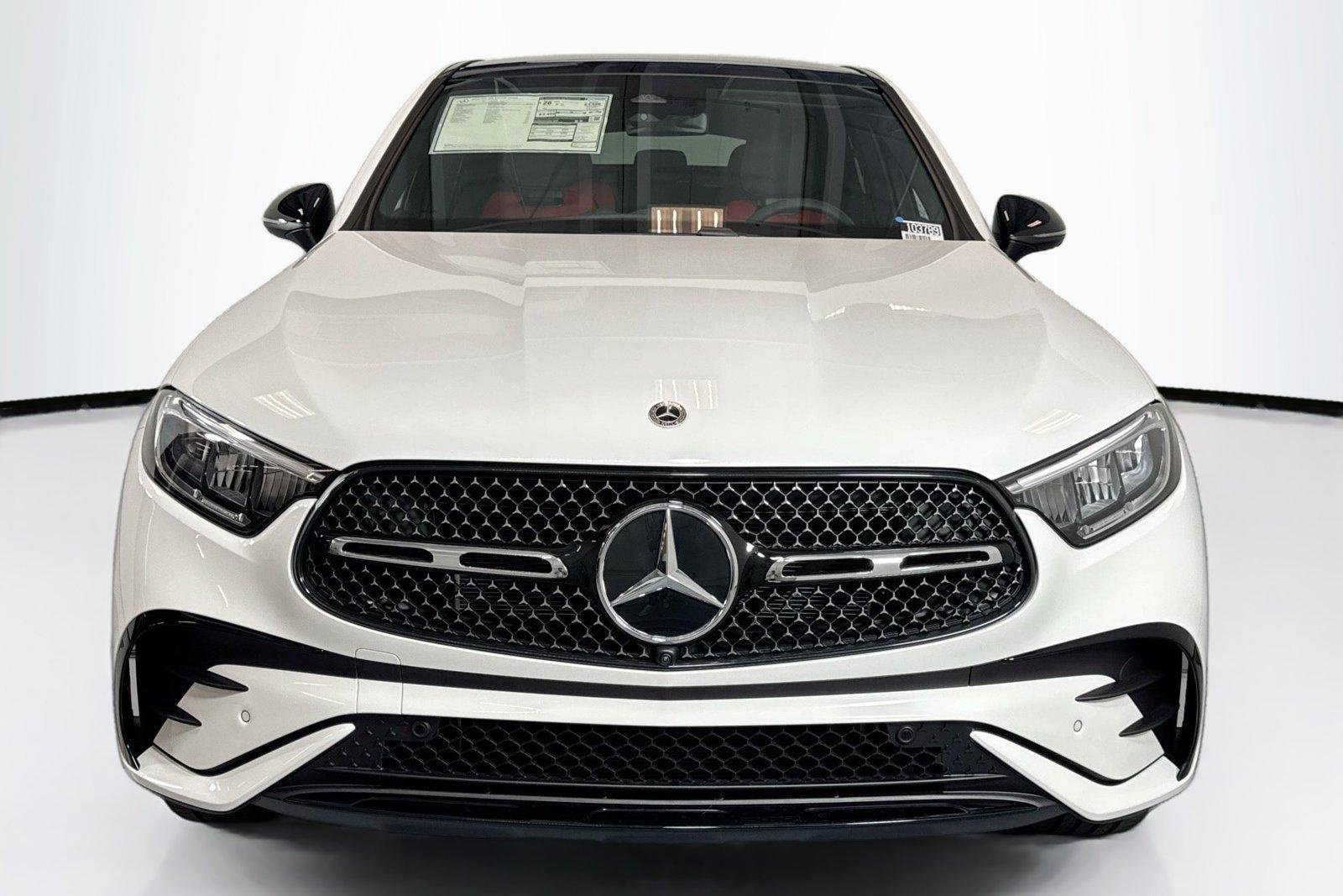 New 2026 Polar White Mercedes-Benz GLC 300 image 2