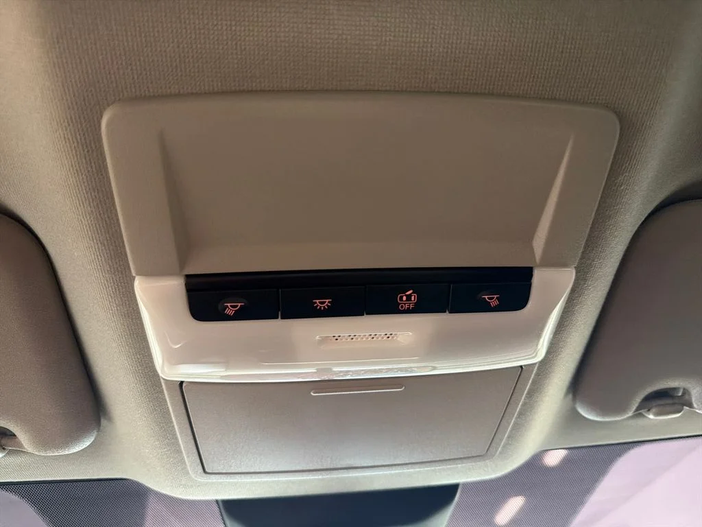 Used 2025 Gray Nissan SR image 18