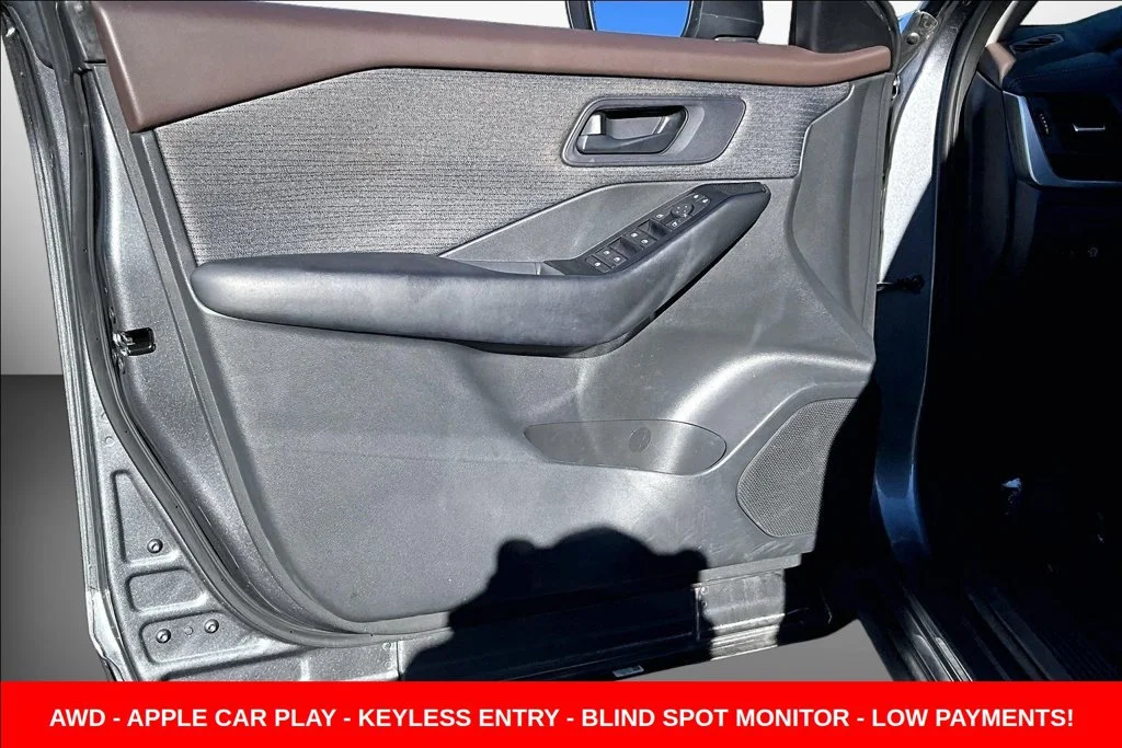 Used 2023 Gray Nissan S image 18