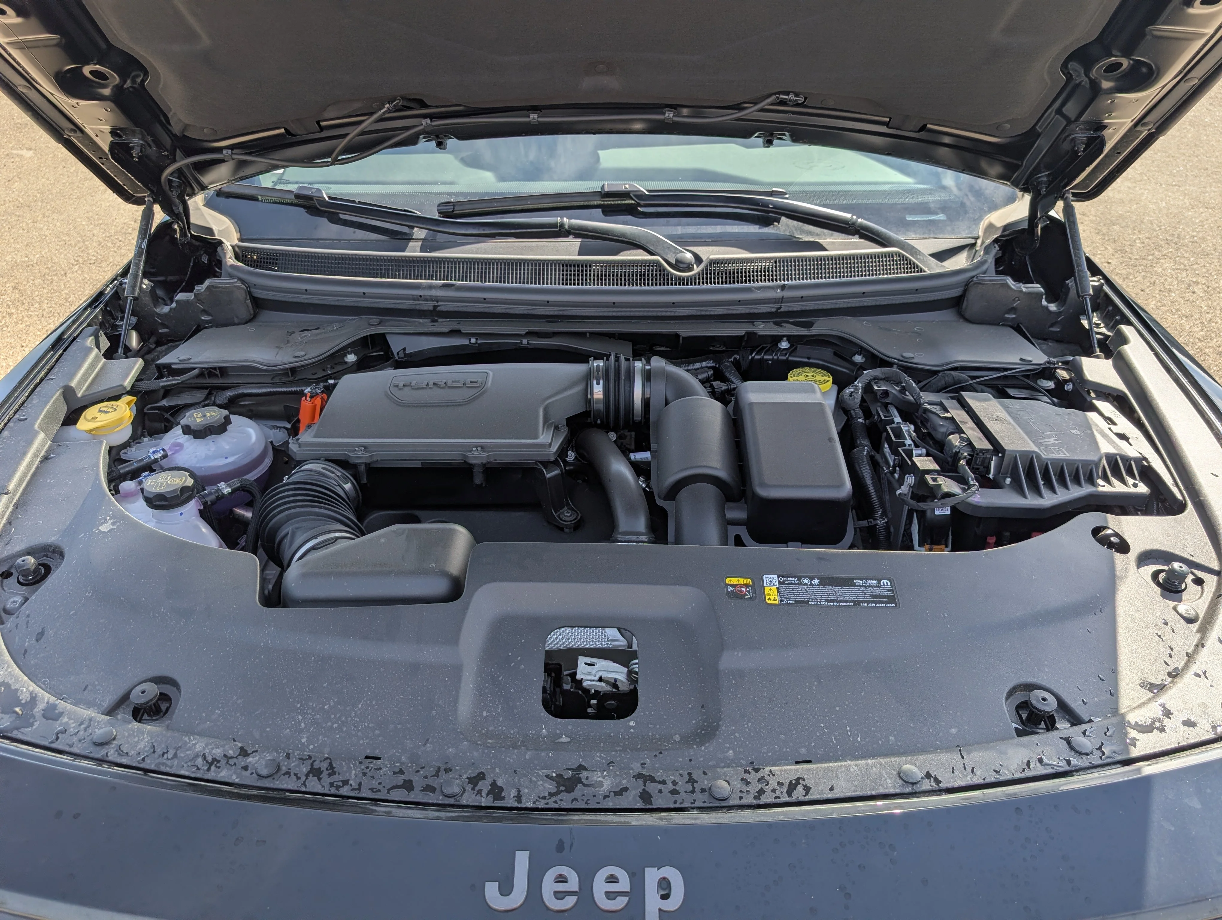 New 2026 Diamond Black Crystal Pearl Jeep Laredo image 32