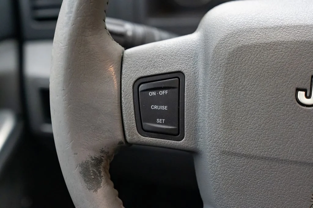 Used 2007 Silver Jeep Laredo image 16