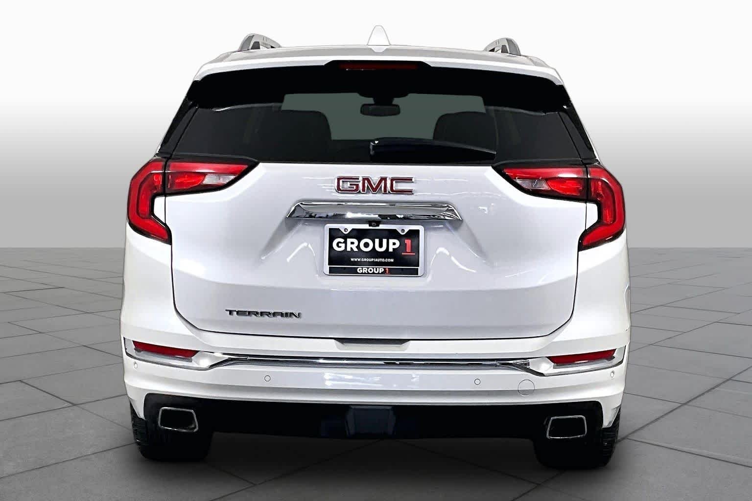 Used 2020 WHITE FROST TRICOAT GMC Denali image 5