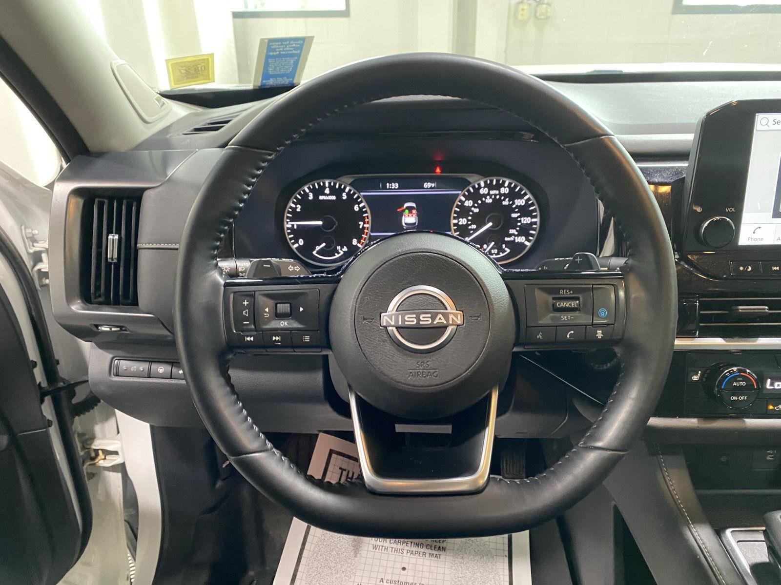 Used 2022 Pearl White Tricoat Nissan SL image 28