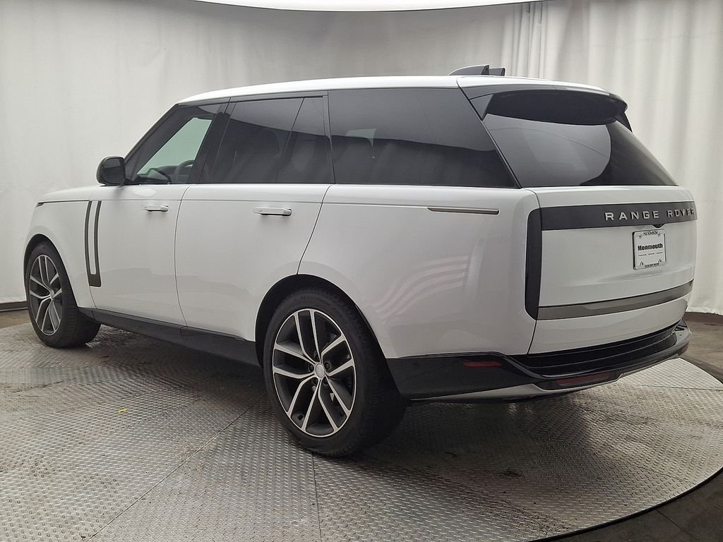 Certified Used 2024 Fuji White Land Rover SE image 6