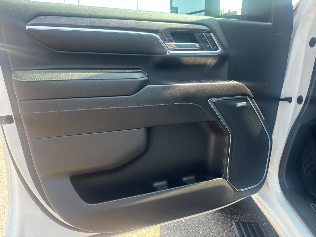 Used 2024 Summit White Chevrolet LTZ image 15