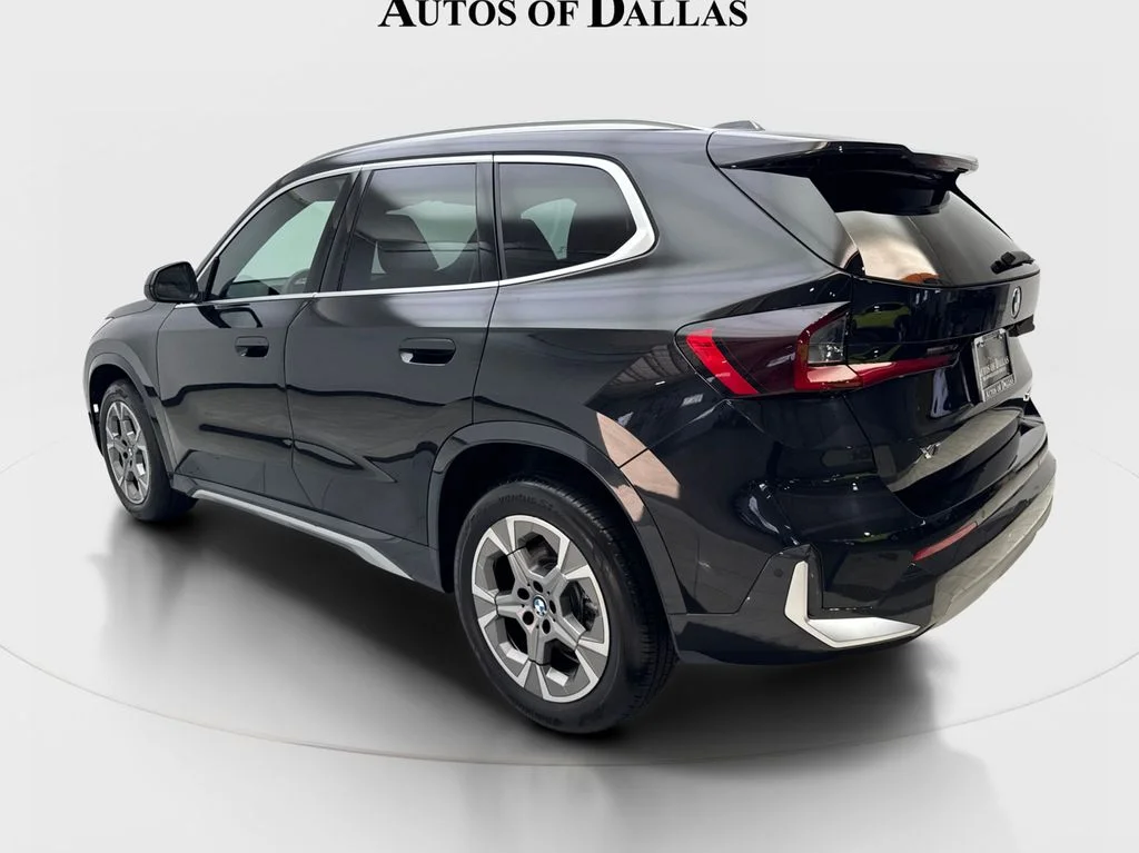 Used 2026 Black BMW xDrive28i image 9