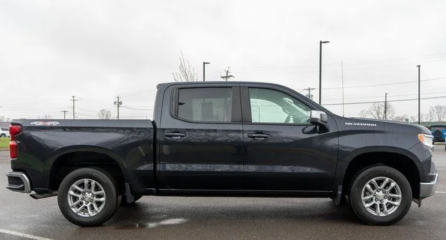 Used 2023 Gray Chevrolet LT image 5