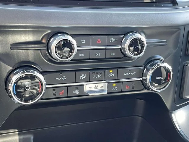 New 2026 Carbonized Gray Metallic Ford XLT image 27