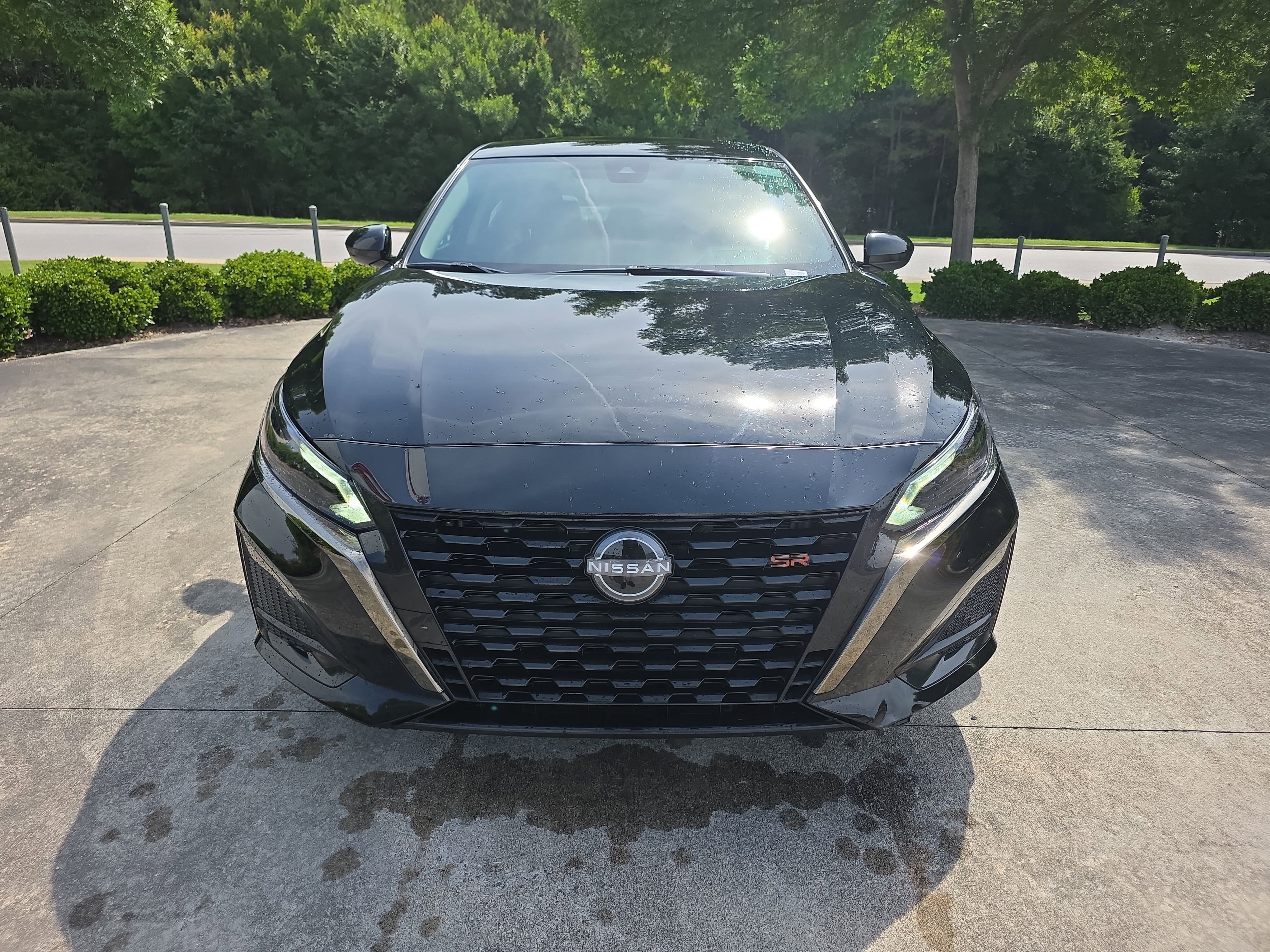 Used 2025 Super Black Nissan SR image 10