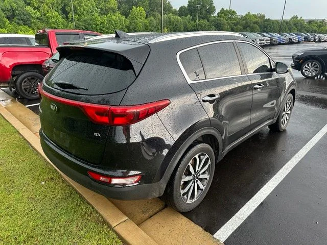 Used 2017 Red Kia EX image 6