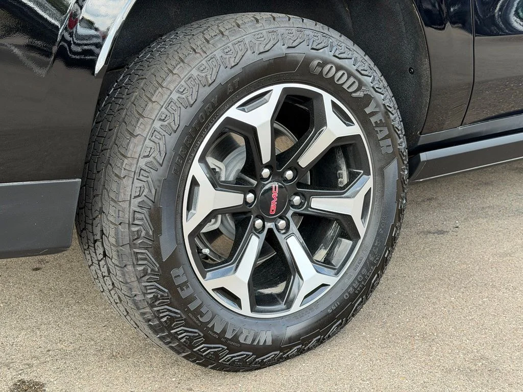 Used 2026 Black GMC AT4 image 27