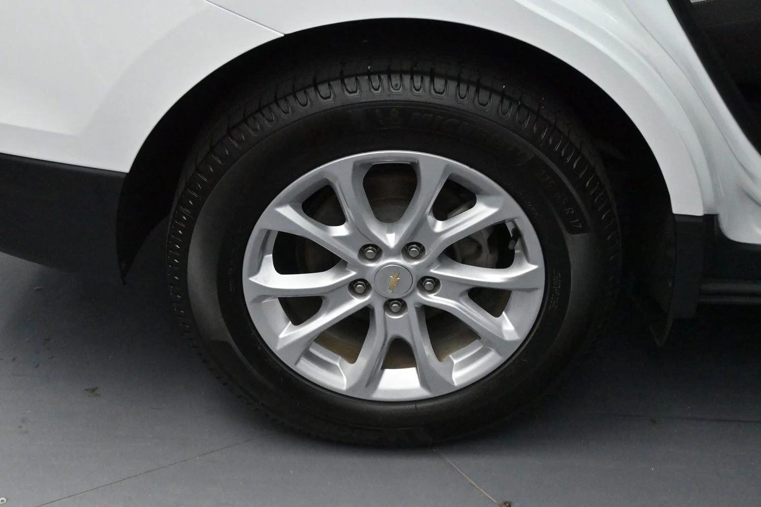 Used 2019 SUMMIT WHITE Chevrolet LS image 32