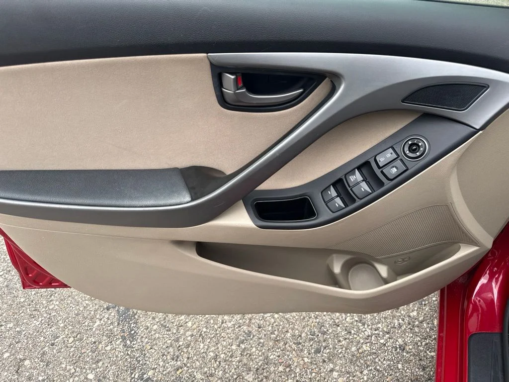 Used 2014 Red Hyundai SE image 19