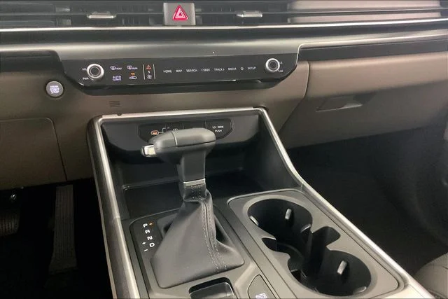New 2027 White Kia LXS image 7