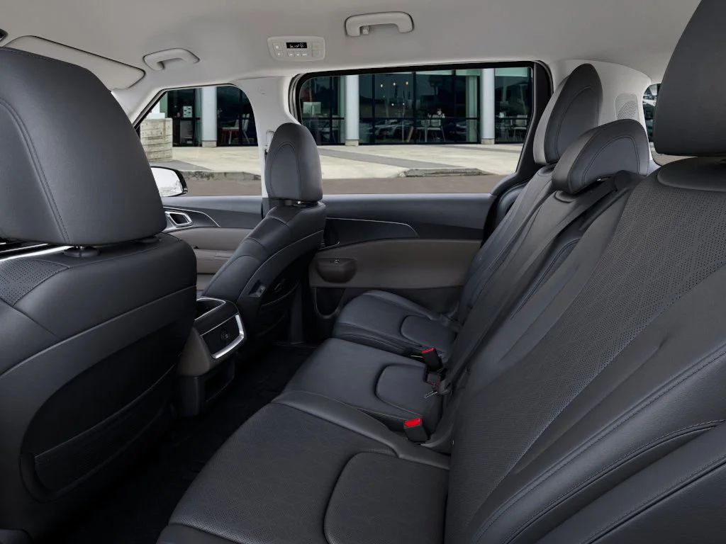 New 2026 Aurora Black Pearl Kia LXS image 18