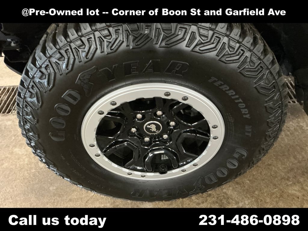 Used 2024 Silver Ford Badlands image 11