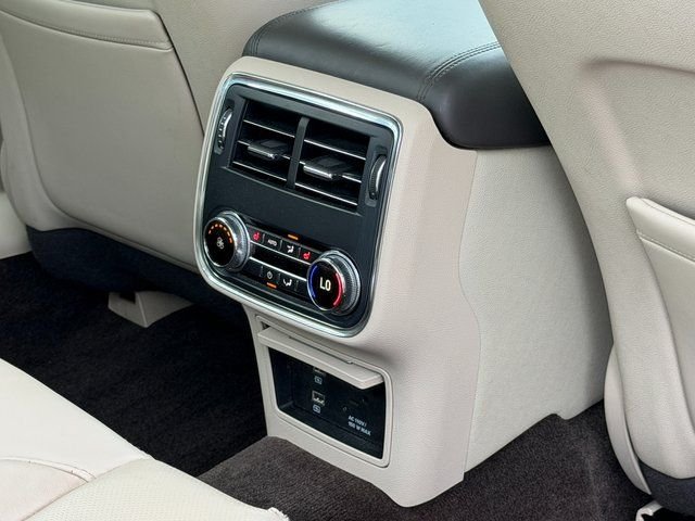 Used 2017 Black Lincoln Reserve image 38