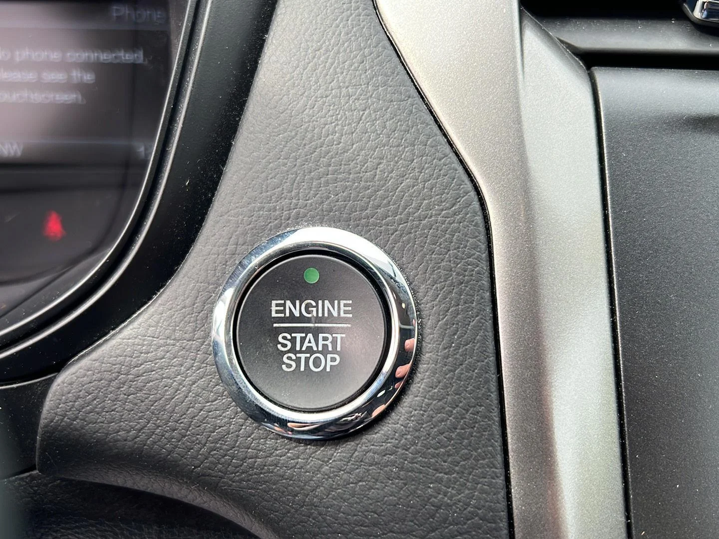 Used 2018 Shadow Black Ford SE image 14
