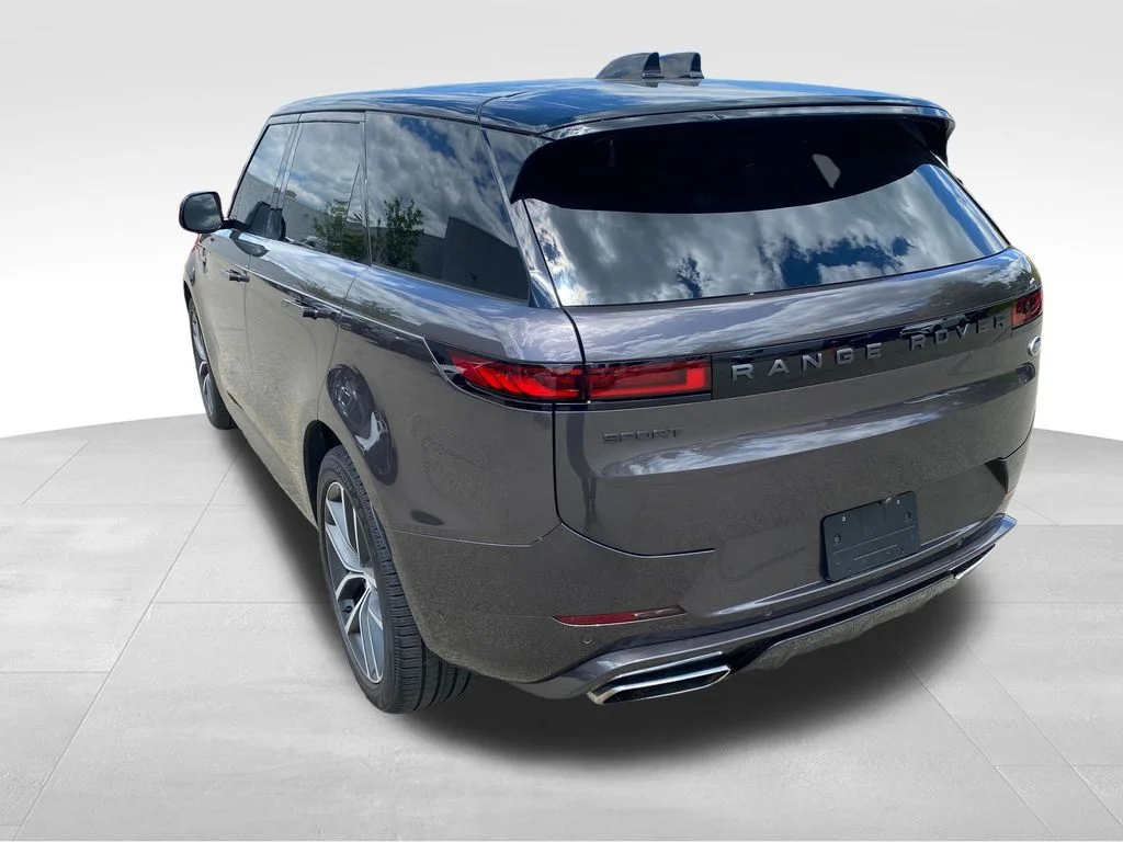 Used 2023 Gray Land Rover SE Dynamic image 3