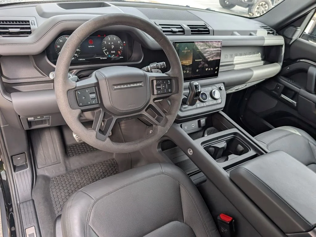Used 2023 Black Land Rover V8 image 10