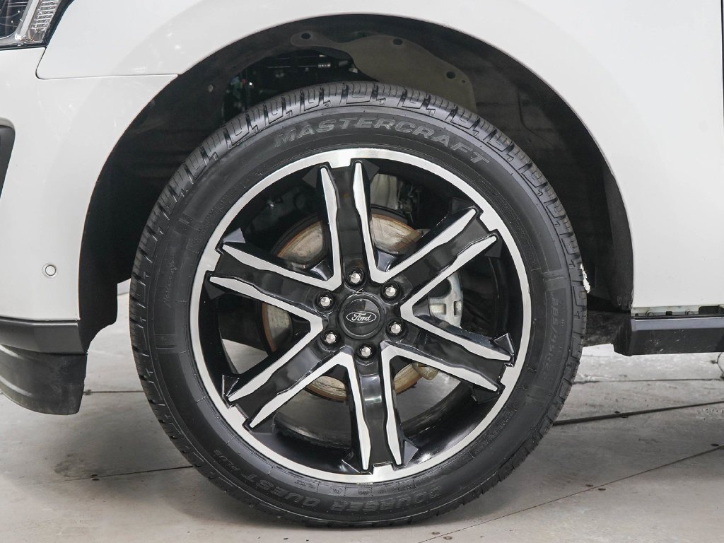 Used 2021 White Metallic Ford Limited image 28