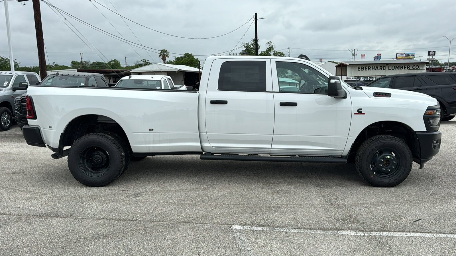 New 2026 Bright White Clear-Coat Exterior Paint RAM Tradesman image 4