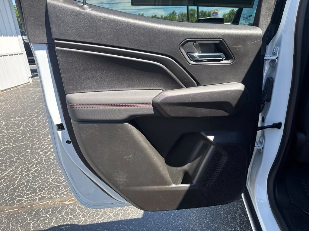 Used 2023 Summit White Chevrolet Z71 image 16
