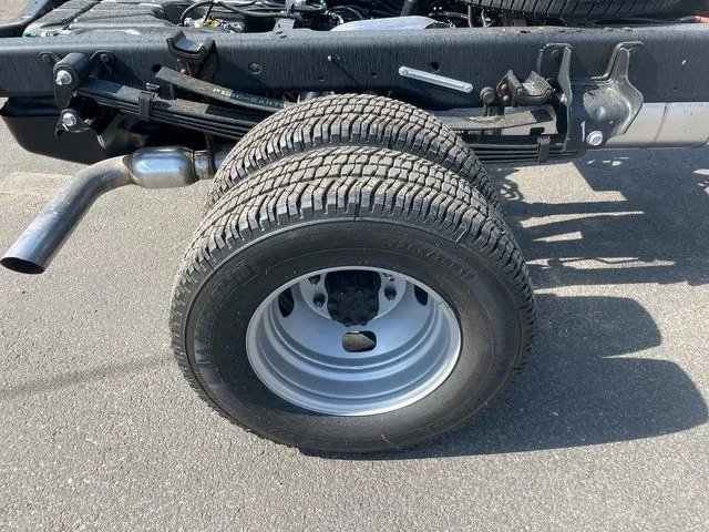 2025 Ford F-350 Super Duty Chassis Cab XL - Photo 14