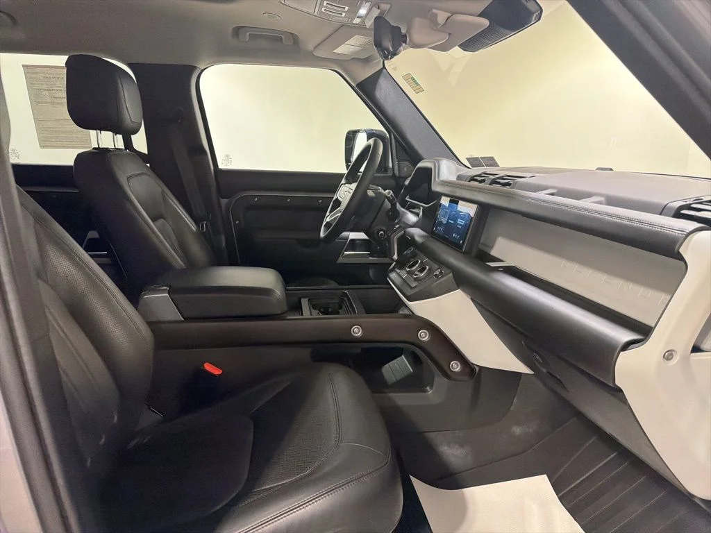 Used 2020 Eiger Gray Metallic Land Rover HSE image 25