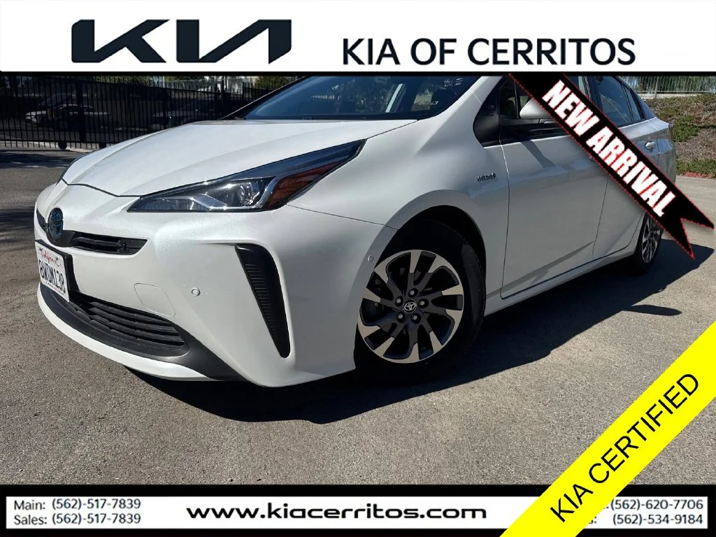 Used 2021 Beige Toyota XLE image 1