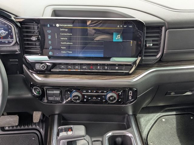 Used 2024 Summit White Chevrolet RST image 17