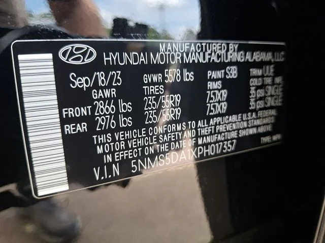 Used 2023 Black Hyundai Limited image 27