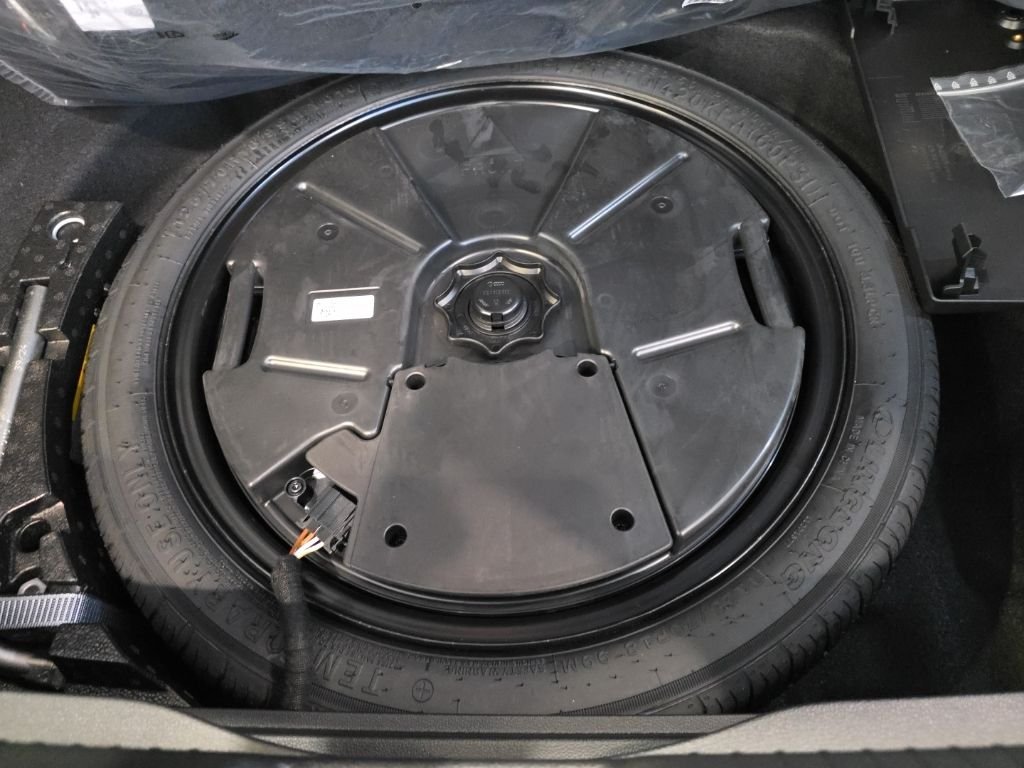 2025 Volkswagen Golf GTI SE - Photo 34