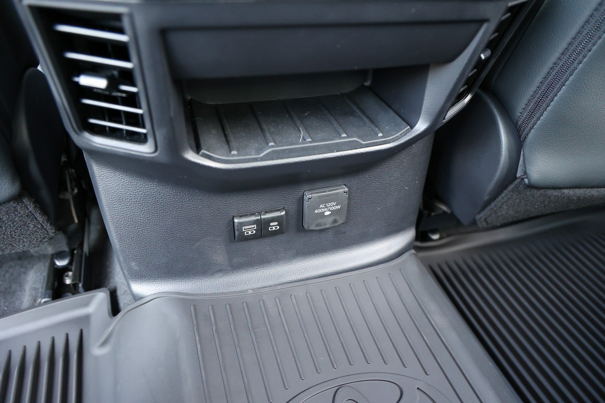 Used 2026 MAGNETIC GRAY MET Toyota Limited image 45