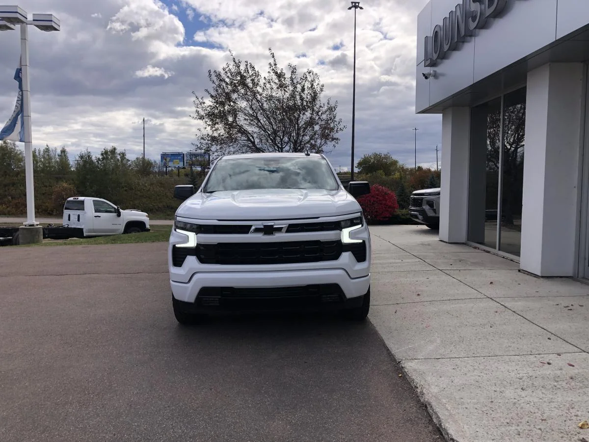 Used 2026 White Chevrolet 4WD Crew Cab 147" RST image 3