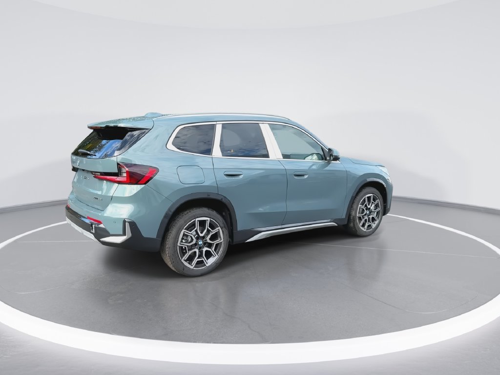 New 2027 Green Metallic BMW xDrive28i image 8