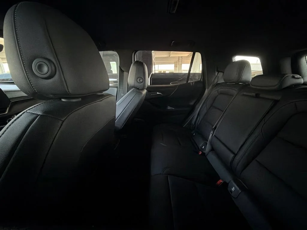 Used 2025 Mosaic Black Metallic Chevrolet LT image 9