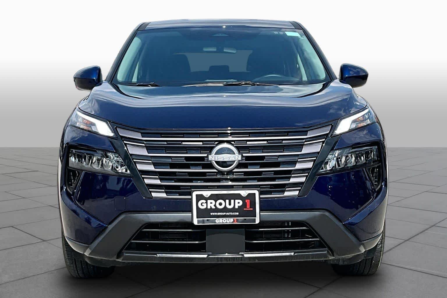 Used 2026 Deep Ocean Blue Pearl Nissan SV image 4